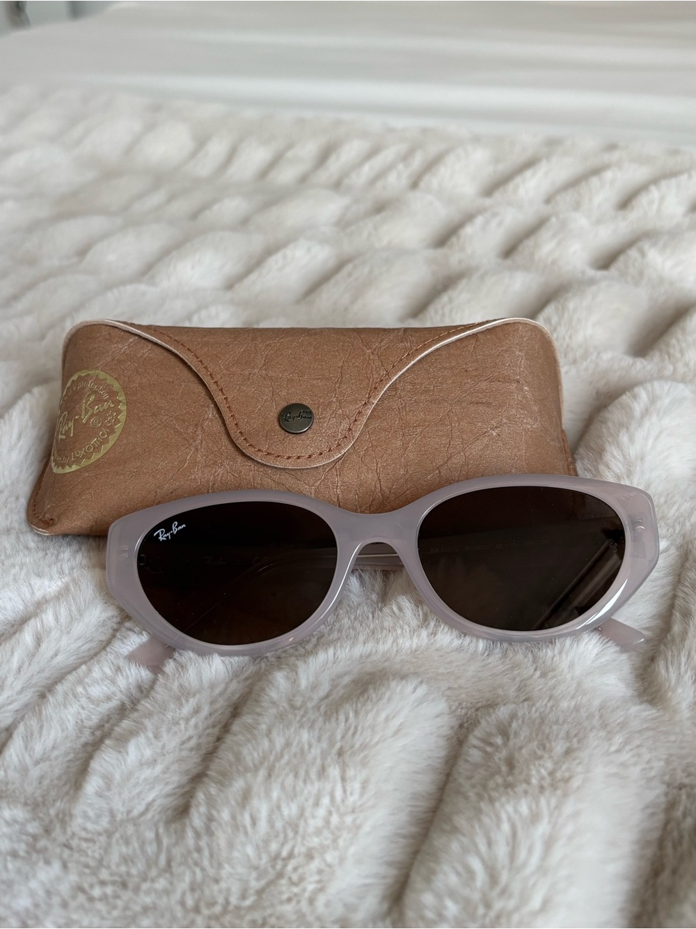 Ray-Ban Women's Beige Frame Sunglasses - Picture 1 of 4